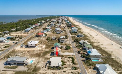 841 Gorrie Dr, Saint George Island FL  32328-2911 exterior