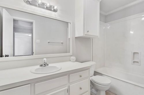 7108 Oak Frst Dr, Bryan TX 77808-6268 exterior