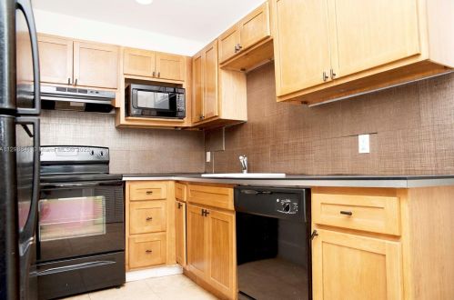 219 17 Ave, Hollywood FL 33020-2844 exterior