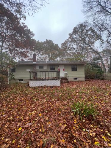 52 Shinnecock Ave, East Quogue, NY 11942-4516
