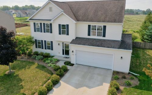 1579 Pumpkin Path, Oconomowoc, WI 53066-5718