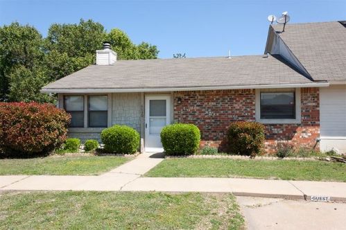 6830 Willow Springs Dr, Lawton, OK 73505-4270