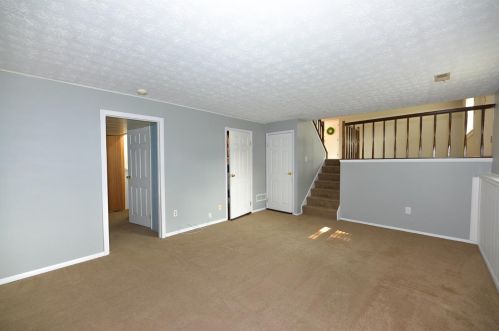 4592 Brookview Dr, Stonelick, OH 45103-1308