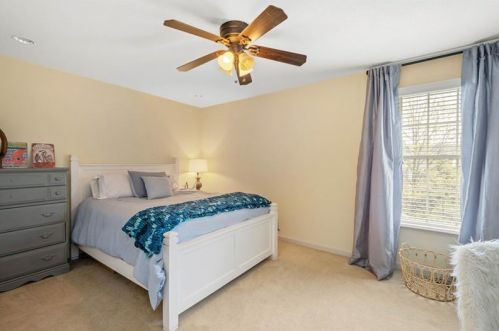 5802 Longview Cir, Bridgeville PA  15017-1277 exterior