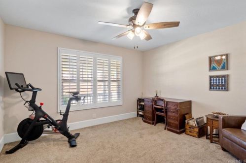 957 Montview Dr, Escondido CA  92025-5927 exterior