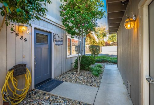 7434 Ranch Ave, Citrus Heights CA  95610-7462 exterior