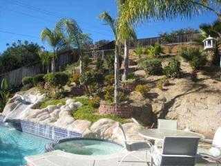 1610 Dawson Dr, Vista CA  92081-8812 exterior