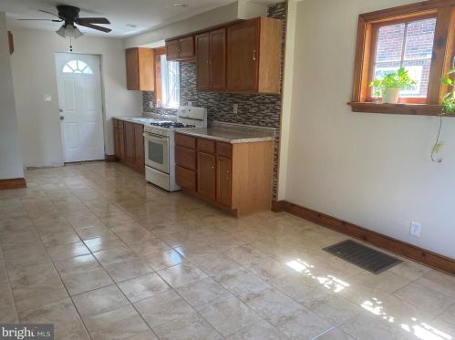 2941 6th St, Harrisburg, PA 17110-2107