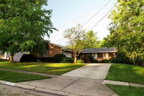 1933 Centerbrook Ct, Cincinnati, OH 45240-1506