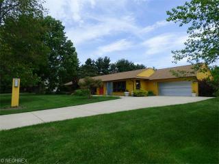 13051 Westchester Trl, Chesterland, OH 44026-2841