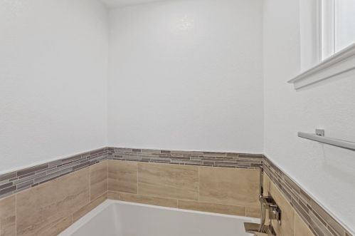 548 Denise Dr, Ripon CA  95366-2808 exterior