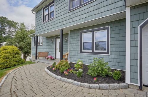 3339 Nutly Cir, Yorktown Hgts NY  10598-1206 exterior