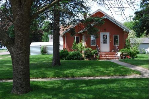 112 Center St, Ceylon MN  56121-4038 exterior