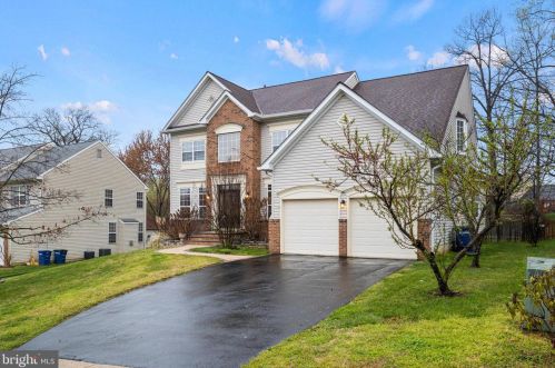 1364 Grant St, Herndon, VA 20170-3009