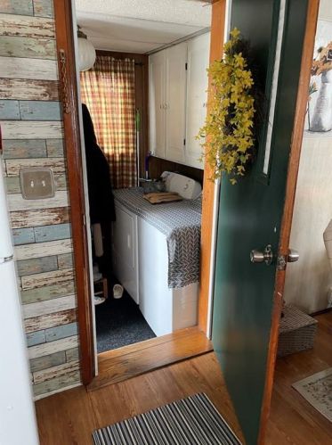 5 Krzak Rd, North Kingstown RI  02852 exterior