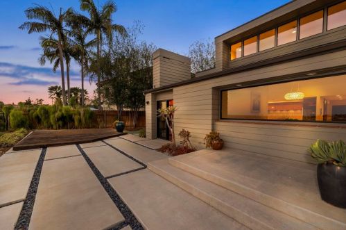 7060 Llama St, Carlsbad, CA 92009-6519