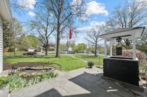 12 Highland Ave, Walden NY  12586-1402 exterior