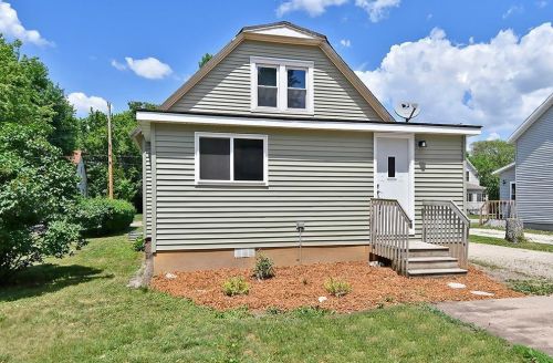 1045 6th St, Faribault MN  55021-4707 exterior