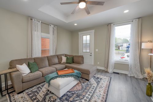 906 Greenup St, Covington KY  41011-3212 exterior