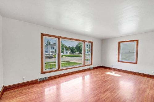 336 Oak Grove Ave, Green Bay, WI 54302-2814