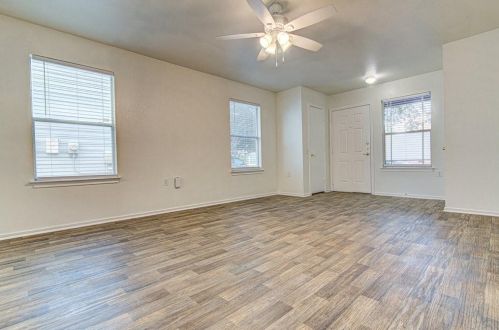 7505 Aspen Brook Dr, Austin TX  78744-1759 exterior