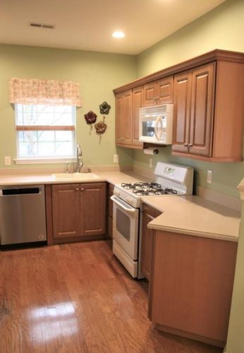 307 Waterford Ter, Easton PA  18042-6970 exterior