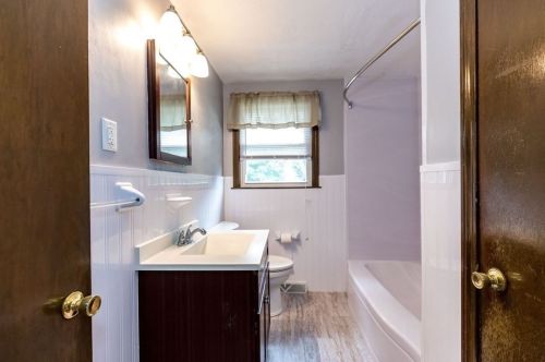 11 Colleen Cir, Billerica MA 01821-5846 exterior