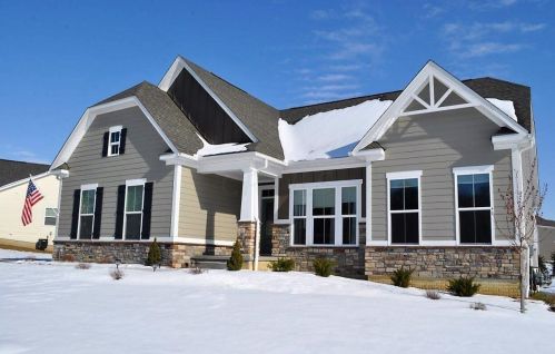 1702 Keela Dr, Pataskala OH  43062-7121 exterior