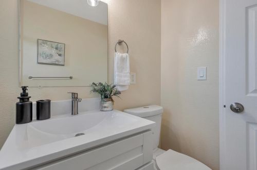 625 Keoncrest Dr, South San Francisco CA  94080-2109 exterior