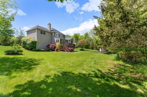 29 Stone House Dr, White House Station, NJ 08889-3210