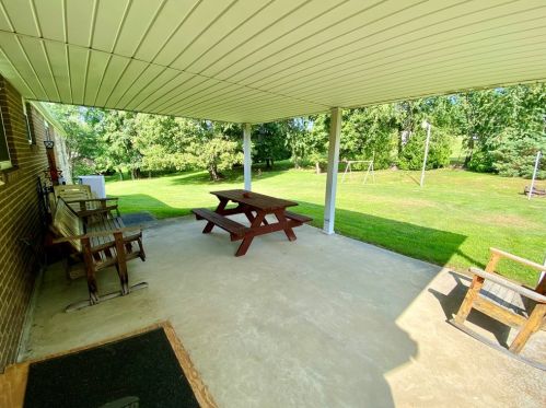 1521 Sycamore St, South Connellsville PA  15425-4954 exterior