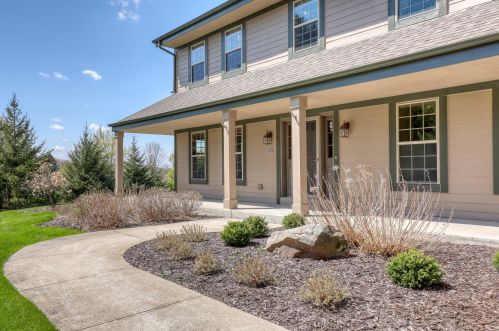 450 Pineview Ct, Colgate, WI 53017-9168