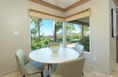 2755 Valle Vista Dr, Glendale CA  91206-4720 exterior