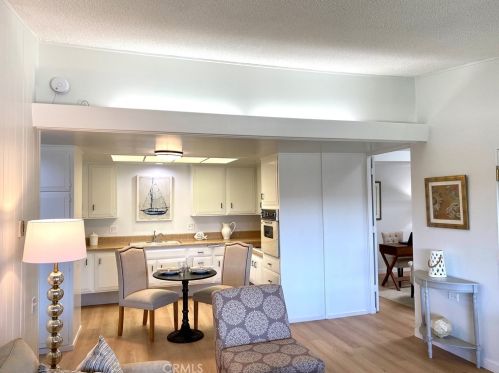 13600 Cedar Crest Ln, Seal Beach, CA 90740-4675