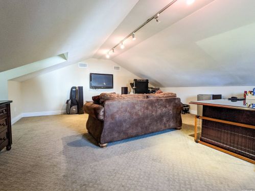 16 Lodge Ln, Miller Place NY  11764-1912 exterior