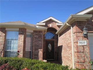 9520 Navarro St, Crowley, TX 76036-9591