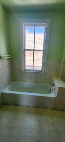 1110 18 St, Milwaukee WI 53233-1131 exterior