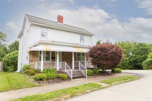 1240 Maple St, South Connellsville, PA 15425-2436