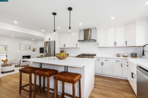 124 Greenbrook Ct, Danville CA  94526-5251 exterior