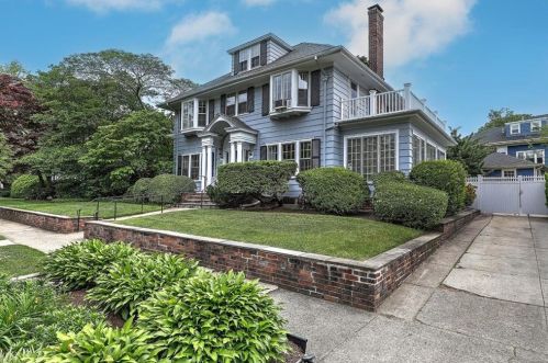 285 Elmgrove Ave, Providence, RI 02906-4226