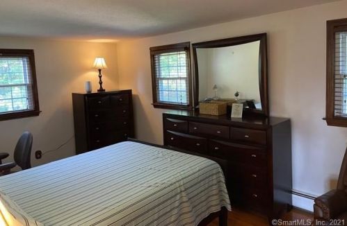 109 Longview Dr, Windsor CT  06095-3806 exterior