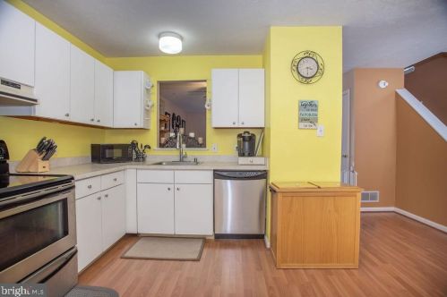 147 Mcmullen Cir, Bear, DE 19701-3060