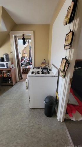 68 Amsterdam Ave, Bridgeport CT 06606-4507 exterior