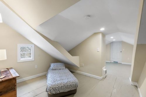 37 Main St, Petersham MA 01366-9502 exterior