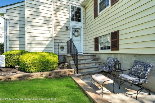 1201 Buckingham Cir, Middletown NJ  07748-3453 exterior