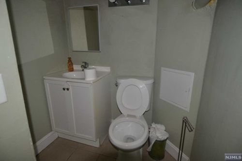 195 Oak St, Teaneck NJ  07666-3848 exterior