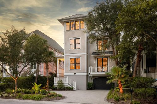 32 Morgan Place Dr, Isle Of Palms, SC 29451-2742