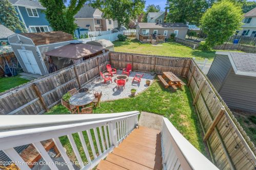 204 Hudson Ave, Middletown NJ  07748-5531 exterior