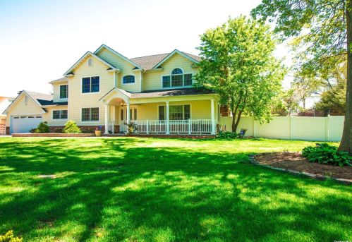 44 Parkside Dr, Muttontown, NY 11753-2521