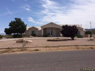 2074 Pawnee Dr, Kingman, AZ 86401-6532